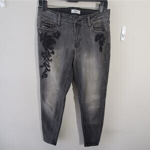 Kensie embroidered floral skinny jeans size‎ 6